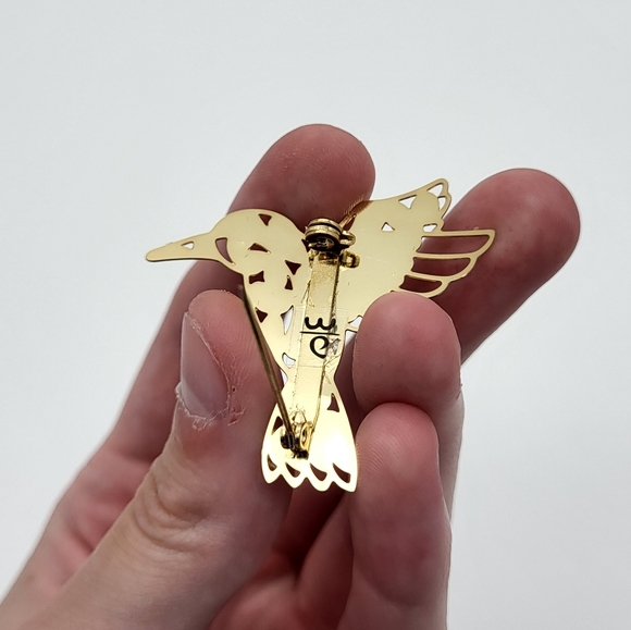 10k gold platted brass humming bird pin from the Danbury Mint - Picture 2 of 2